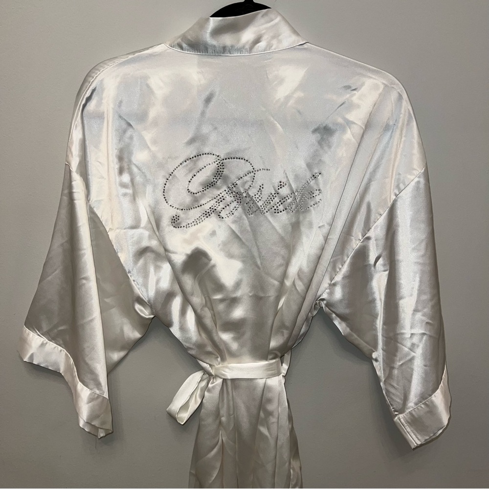 Bride Robe - Picture 4 of 6